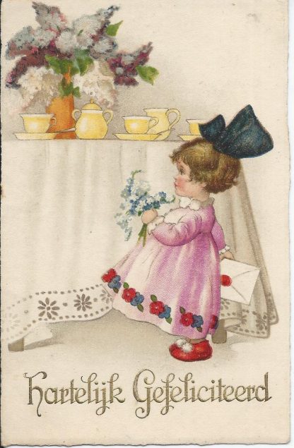Verjaaardag - meisje met bloemen en brief