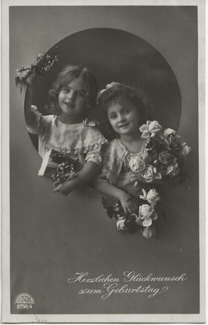 Twee meisjes met rozen  - fotokaart