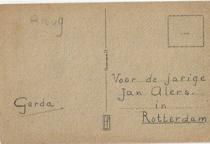Kindje in rood pakje zit op tak met eekhoorn  -  ill. Lies van Willes - Afbeelding 2