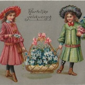 Twee meisjes met grote bloemenmand  -  reliëfkaart