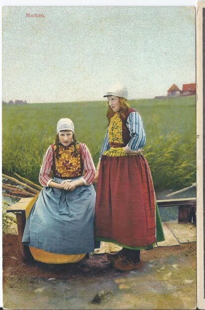 Marken  -  fotokaart  -  meisjes in klederdracht