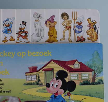 Ga met Mickey op bezoek in dit tel-en voorleesboek  -  Disney aftelboek - Afbeelding 3
