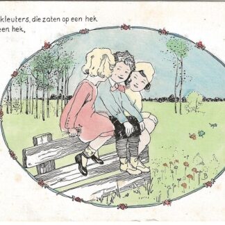Drie kleine kleuters op een hek  -  ill. B